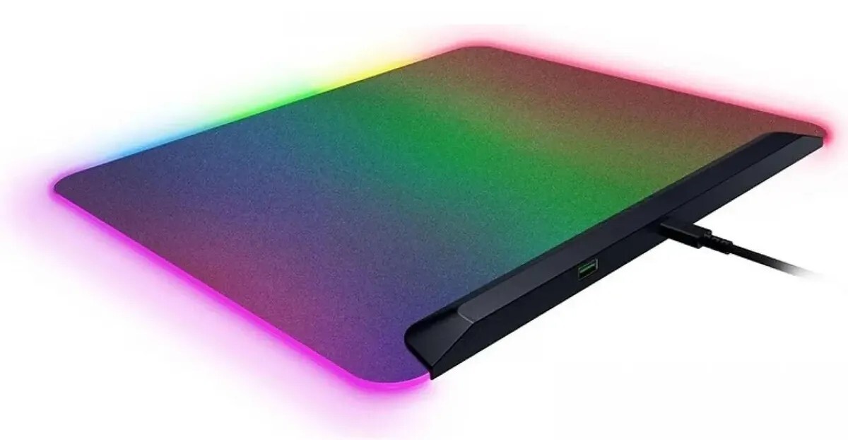 Razer Игровой коврик Firefly V2 Pro RZ02-04920100-R3M1