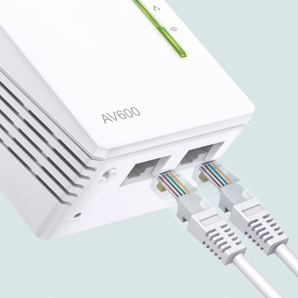 Адаптер PowerLine TP-LINK TL-WPA4220