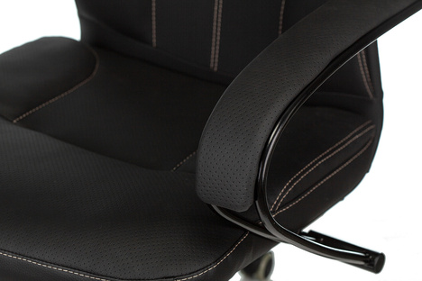 Кресло руководителя Бюрократ  CH-608