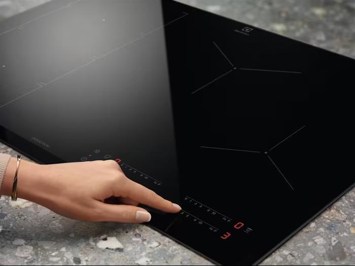 Индукционная варочная панель Electrolux CIV634