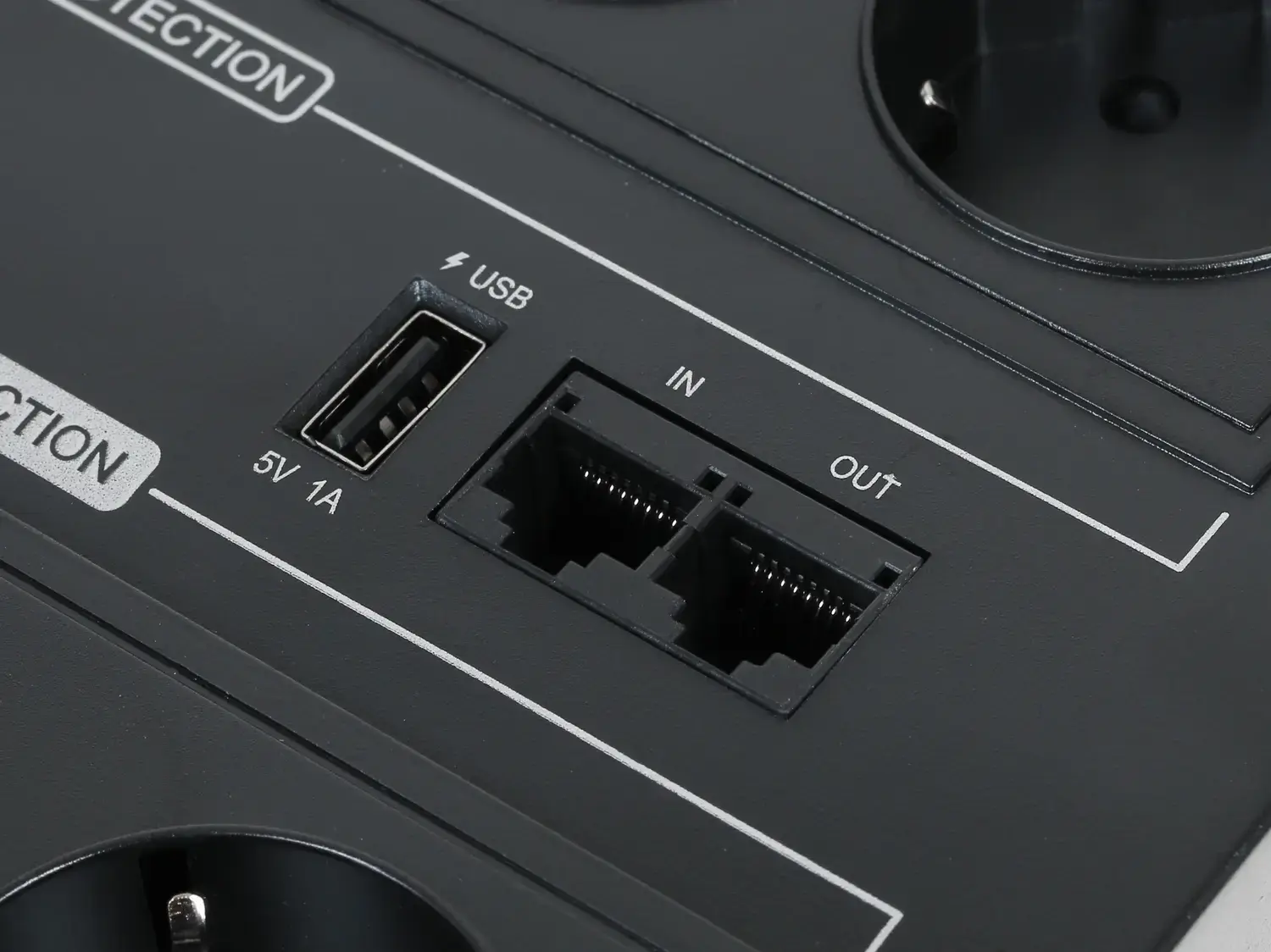 Источник бесперебойного питания/ UPS Line-Interactive CyberPower BR1000ELCD 1000VA/600W USB/RJ11/45/charger A/С (4+4 EURO)